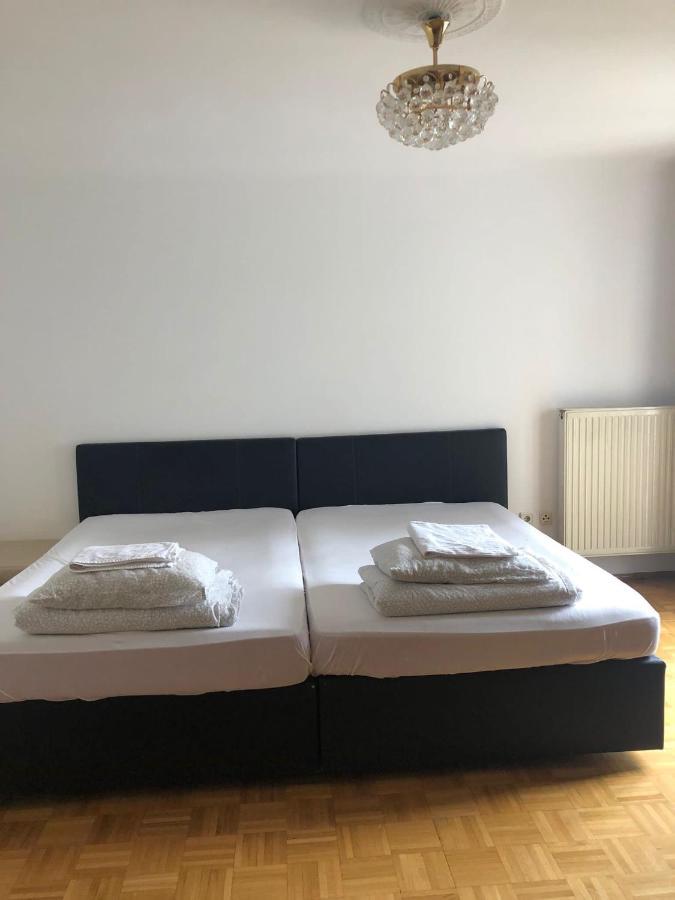 A Private Room In A Shared Apartment Βιέννη Εξωτερικό φωτογραφία