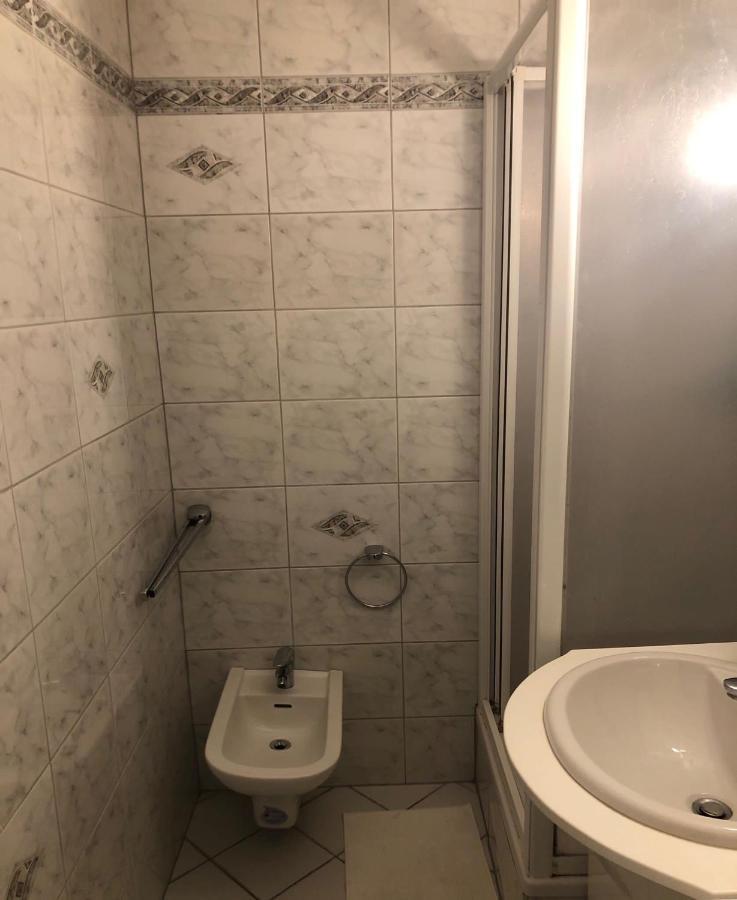A Private Room In A Shared Apartment Βιέννη Εξωτερικό φωτογραφία