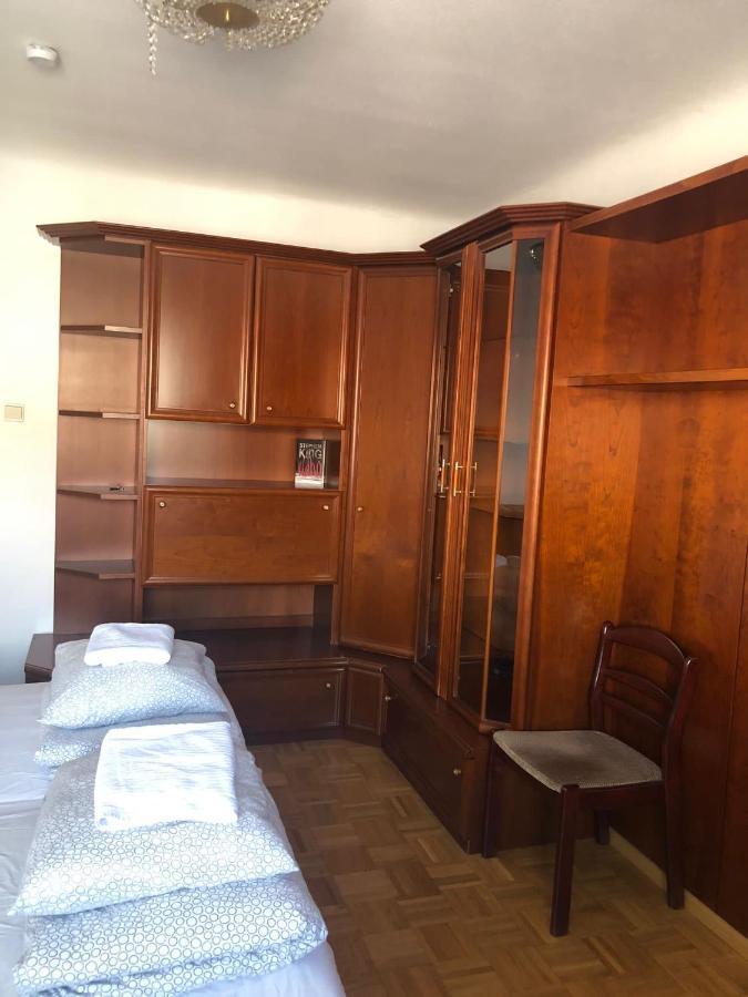 A Private Room In A Shared Apartment Βιέννη Εξωτερικό φωτογραφία